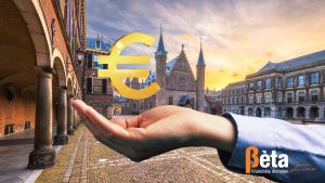 Symbolische hand met euroteken boven het Binnenhof in Den Haag, representerend de financiële veranderingen uit de Miljoenennota 2025.